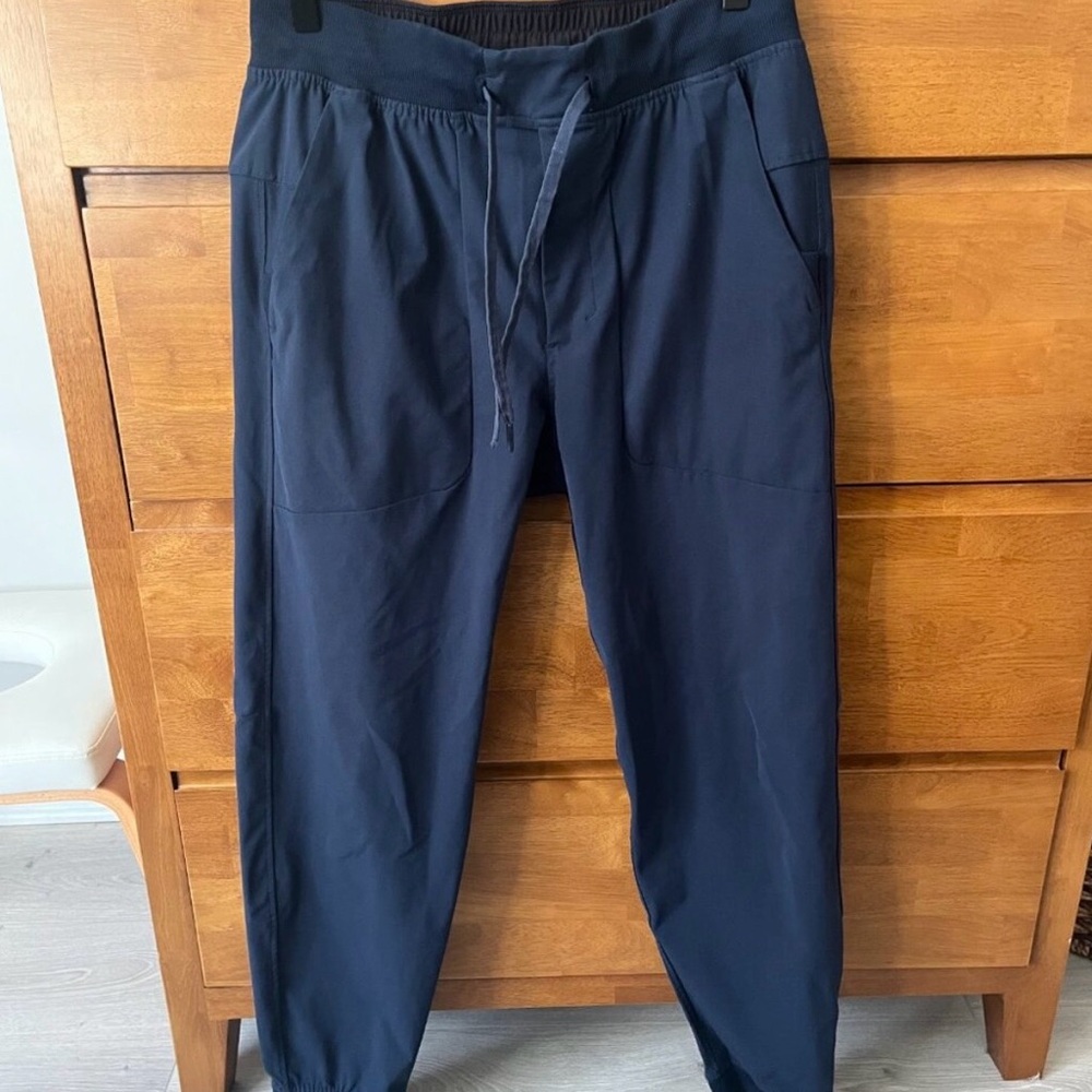 Lululemon ABC Men's Navy Jogger Pants - M